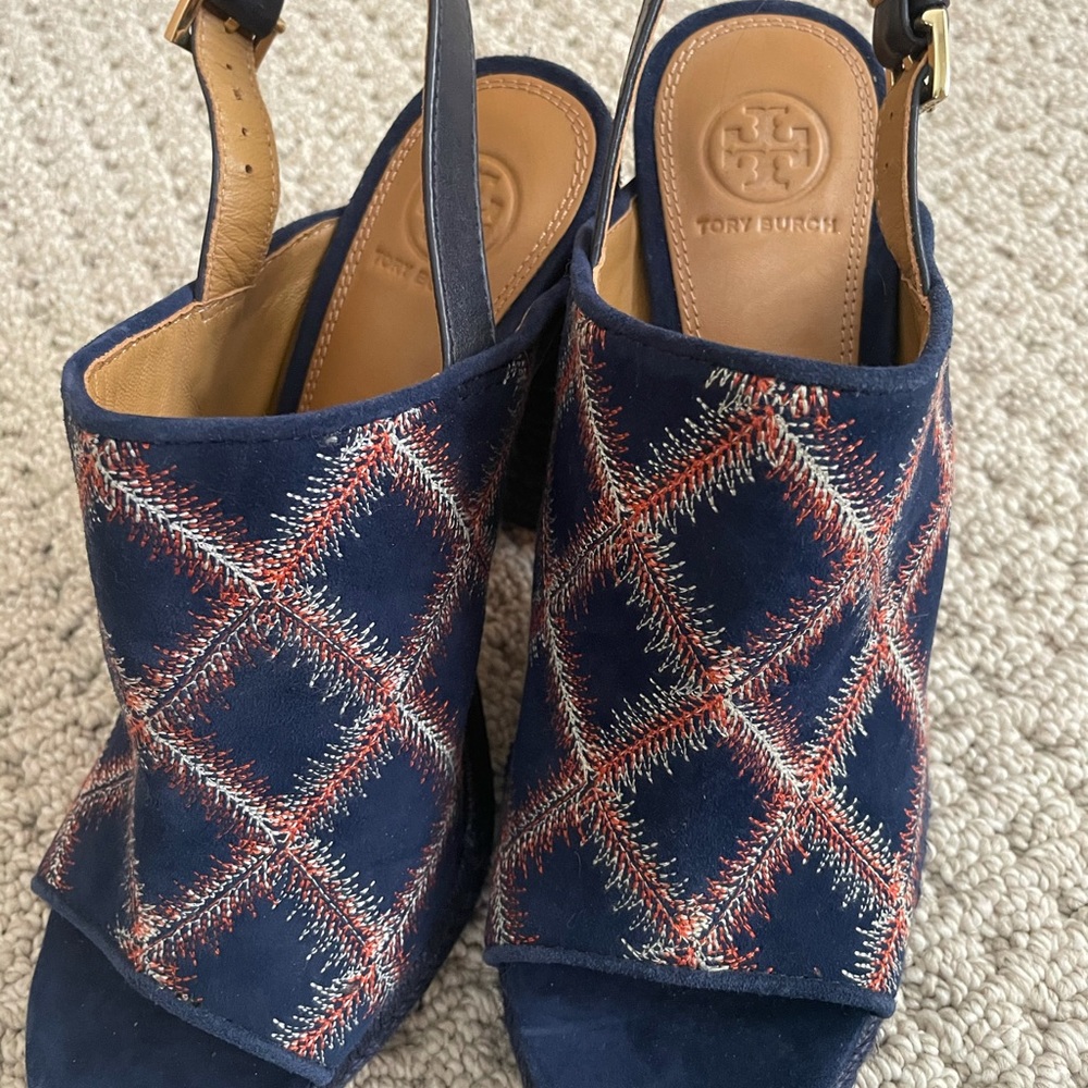 New! Tory Burch decorative stitched sandal shoes